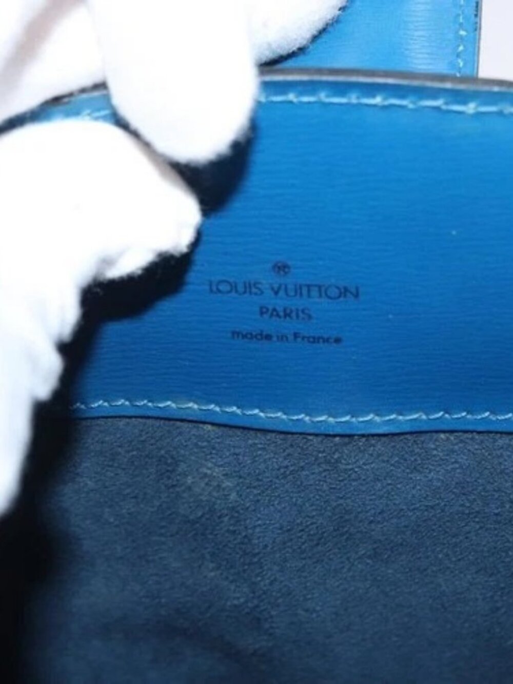 LOUIS VUITTON Epi Cluny Shoulder Bag Blue - Picture 12 of 15
